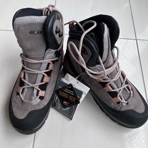 Salomon snow boots